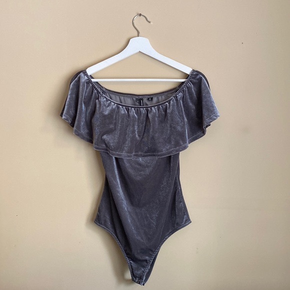 Vero Moda Off The Shoulder Velvet Bodysuit Medium - Picture 1 of 3